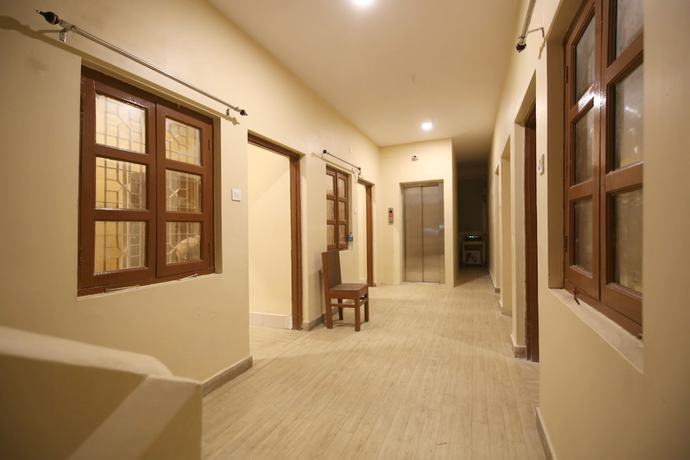 Imagen de los interiores del Hotel OYO 37676 Neelkanth. Foto 16