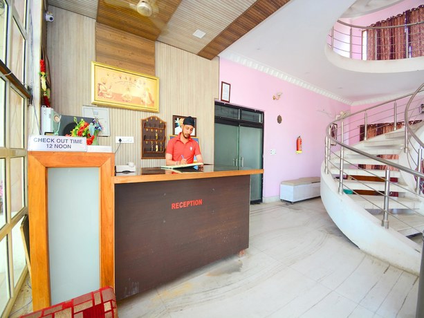 Imagen de los interiores del Hotel OYO 37902 Kaler Regency. Foto 18