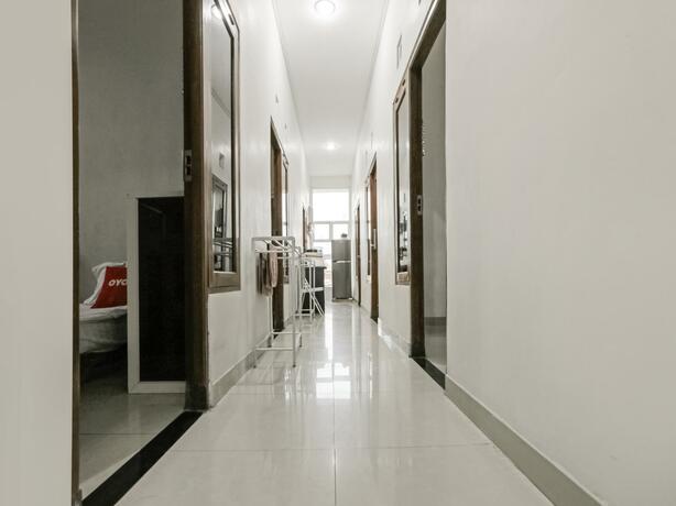 Imagen general del Hotel OYO 3838 Tamansari Guest House. Foto 33