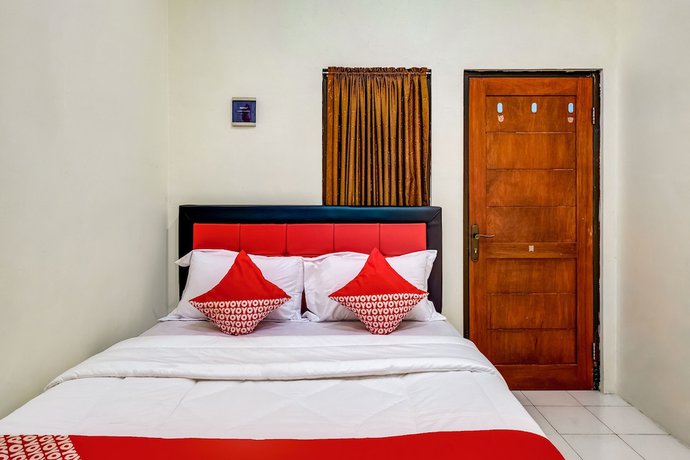Imagen de la habitación del Hotel OYO 3878 Graha Hsc Syariah. Foto 8