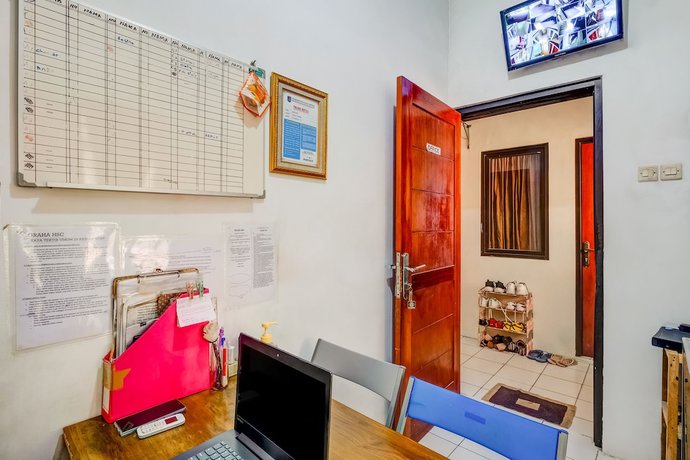 Imagen de los interiores del Hotel OYO 3878 Graha Hsc Syariah. Foto 18