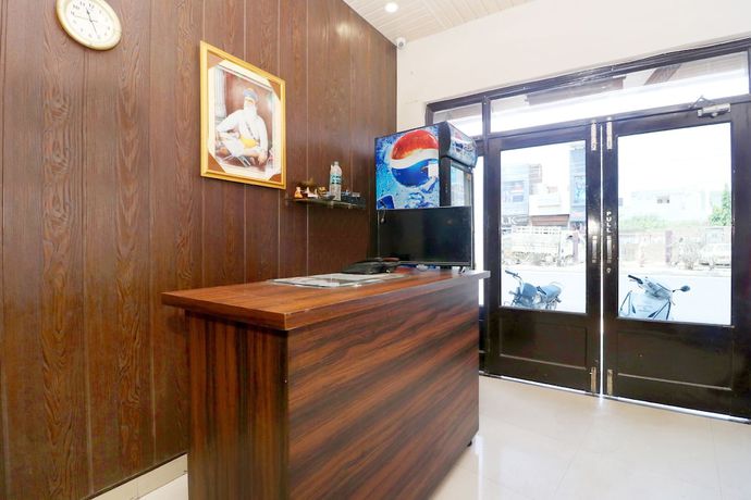 Imagen de los interiores del Hotel OYO 39626 Rj Royal Guest House. Foto 20