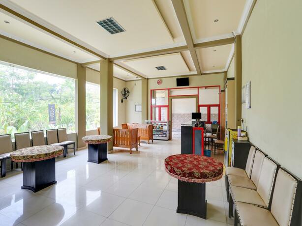 Imagen general del Hotel OYO 4014 Bergas Indah. Foto 35