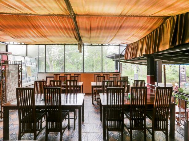 Imagen general del Hotel OYO 4014 Bergas Indah. Foto 42