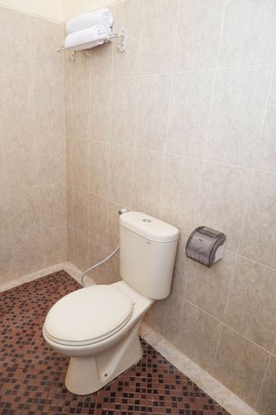 Imagen de la habitación del Hotel OYO 405 Wisma Yosoputro. Foto 16