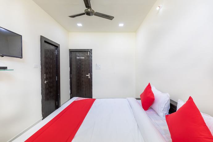 Imagen de la habitación del Hotel OYO 40682 Lake City Pride. Foto 10