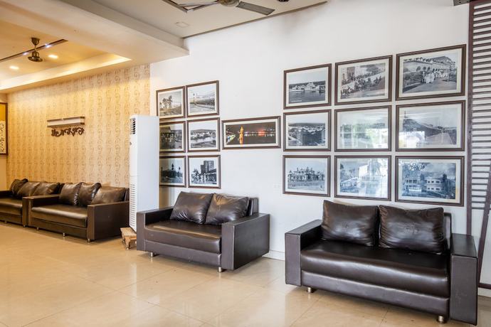Imagen de los interiores del Hotel OYO 40682 Lake City Pride. Foto 17