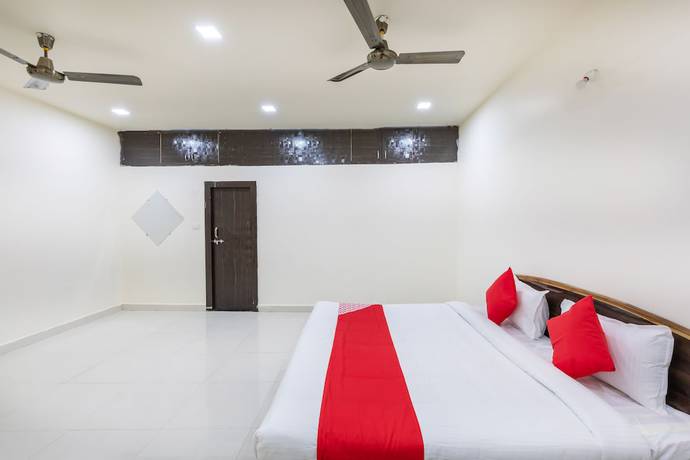 Imagen de la habitación del Hotel OYO 40682 Lake City Pride. Foto 12