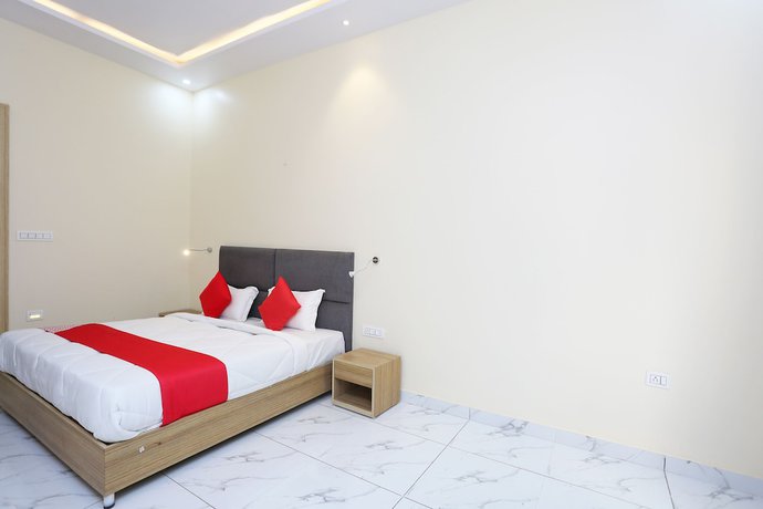 Imagen de la habitación del Hotel OYO 41721 Lal Havelii. Foto 12
