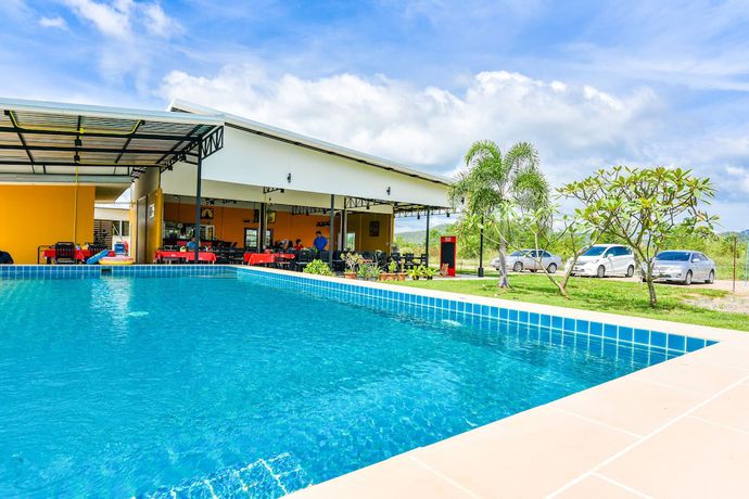 Imagen de la piscina del Hotel OYO 429 Billabong Resort Cha Am. Foto 19