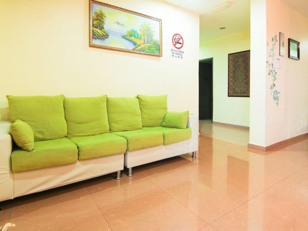 Imagen de los interiores del Hotel OYO 43962 Ezzy In. Foto 20