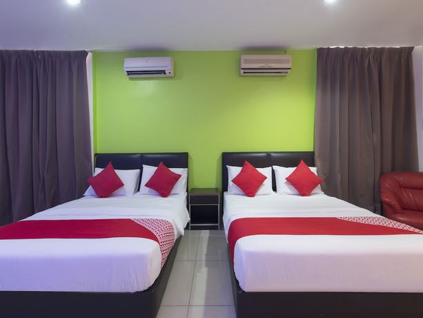 Imagen general del Hotel OYO 44072 Mines Cempaka. Foto 1