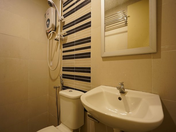 Imagen de la habitación del Hotel OYO 44086 JJ. Foto 10