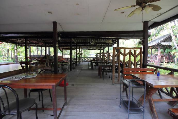 Imagen del bar/restaurante del Hotel OYO 476 Ban Rimnam Resort. Foto 2