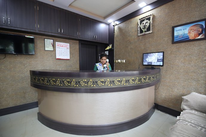 Imagen de los interiores del Hotel OYO 48533 Aarna Palace. Foto 18