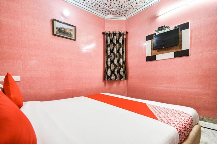 Imagen de la habitación del Hotel OYO 48665 Kesar Palace. Foto 6