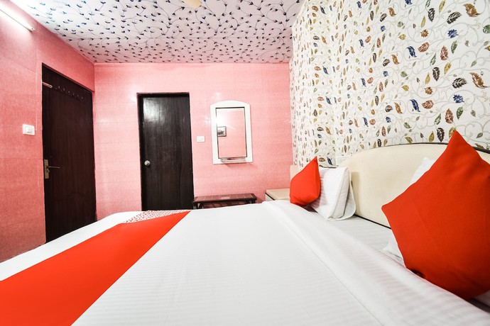 Imagen de la habitación del Hotel OYO 48665 Kesar Palace. Foto 7