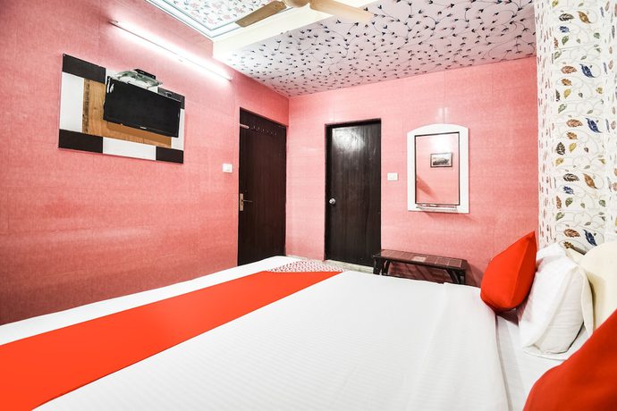 Imagen de la habitación del Hotel OYO 48665 Kesar Palace. Foto 11