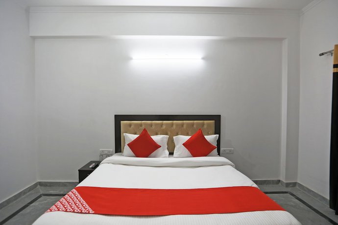Imagen de la habitación del Hotel OYO 48900 Grand and Epic Inn. Foto 8