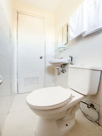 Imagen de la habitación del Hotel OYO 490 V-cat Apartelle. Foto 12