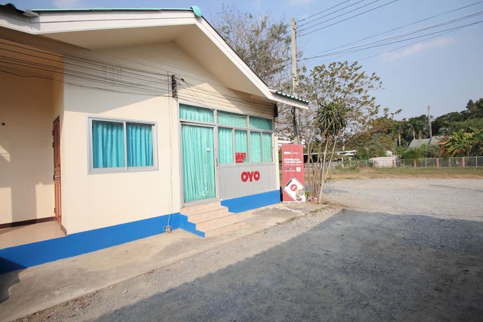 Imagen de los interiores del Hotel OYO 496 Chok Phikul Thong Resort. Foto 17