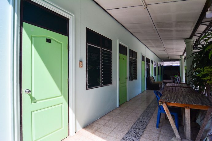 Imagen de los interiores del Hotel OYO 499 Pattaraporn. Foto 15