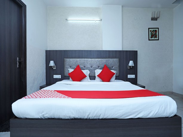 Imagen de la habitación del Hotel OYO 5192 Laj Regency. Foto 5