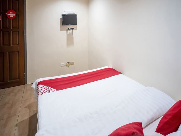 Imagen de la habitación del Hotel OYO 525 Mlin Dormitel. Foto 4