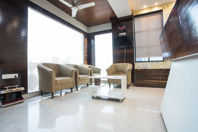 Imagen de los interiores del Hotel OYO 5253 Orange Lily. Foto 18
