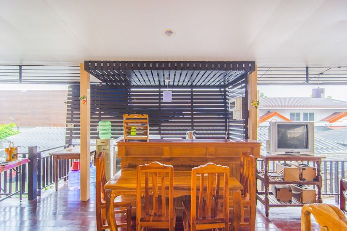 Imagen de los interiores del Hotel OYO 561 Kor Wanburi. Foto 8