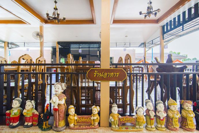 Imagen de los interiores del Hotel OYO 561 Kor Wanburi. Foto 10