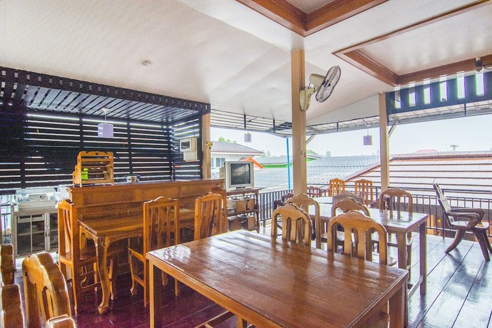 Imagen de los interiores del Hotel OYO 561 Kor Wanburi. Foto 20