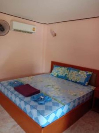 Imagen de la habitación del Hotel OYO 575 Nong Kho Resort. Foto 9