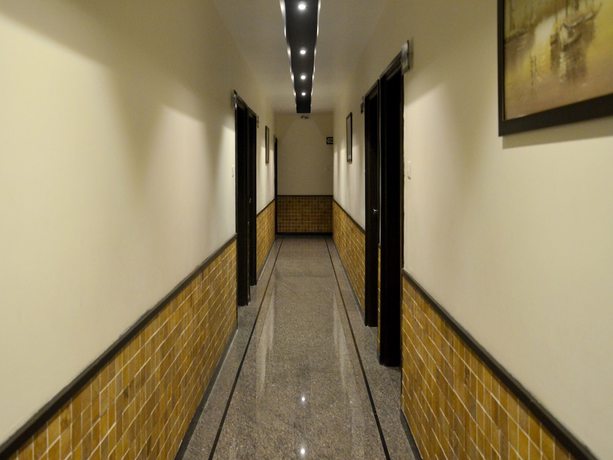 Imagen de los interiores del Hotel OYO 5777 The President. Foto 18