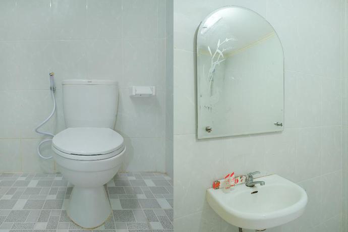 Imagen de la habitación del Hotel OYO 585 Hotel Perwita Sari. Foto 13