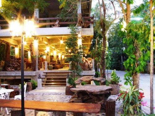 Imagen general del Hotel OYO 595 Mac Garden Resort. Foto 3