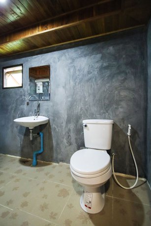 Imagen de la habitación del Hotel OYO 604 Ruen Mai Horm Resort. Foto 12
