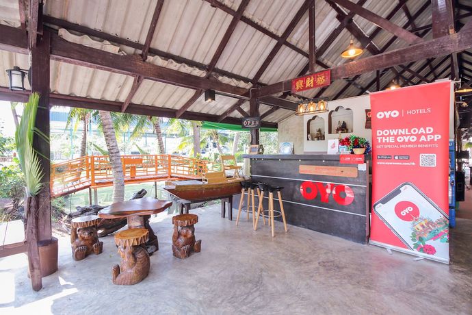 Imagen de los interiores del Hotel OYO 606 Baan Suansabai Pleanpanmai Resort Amphawa. Foto 16