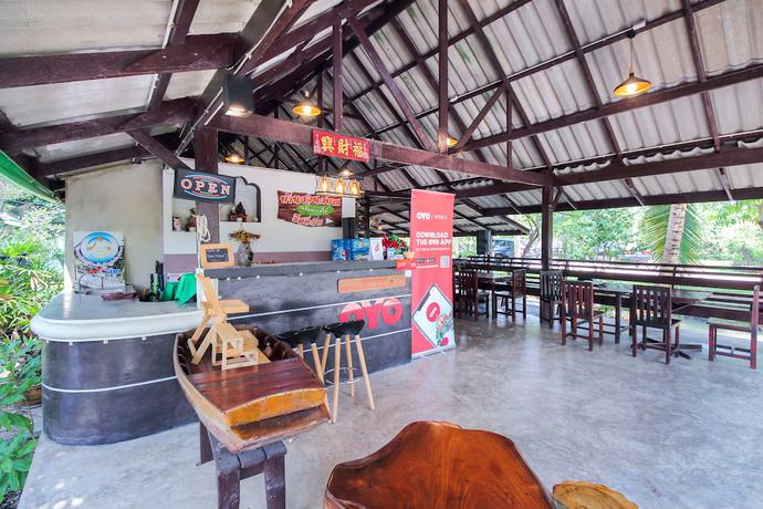 Imagen de los interiores del Hotel OYO 606 Baan Suansabai Pleanpanmai Resort Amphawa. Foto 20