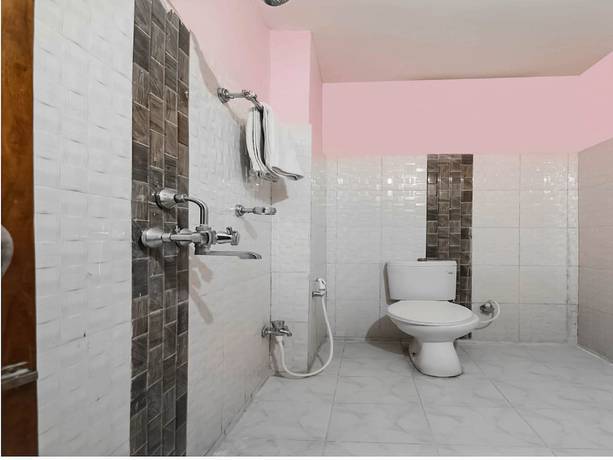 Imagen de la habitación del Hotel OYO 60859 C K International. Foto 11