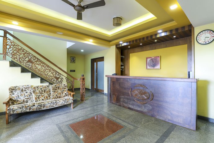 Imagen de los interiores del Hotel OYO 62100 Hill Top. Foto 19