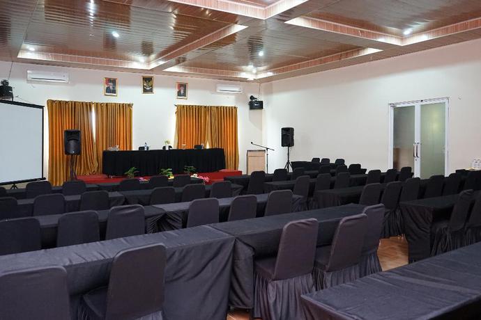 Imagen de los interiores del Hotel OYO 633 Ren Z Hotel. Foto 16