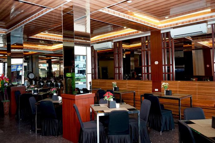 Imagen de los interiores del Hotel OYO 633 Ren Z Hotel. Foto 18