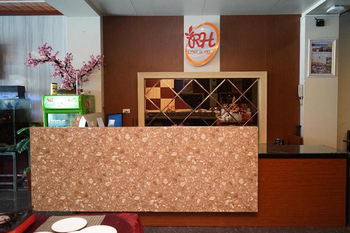 Imagen de los interiores del Hotel OYO 633 Ren Z Hotel. Foto 19