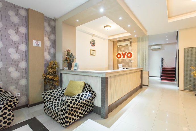 Imagen de los interiores del Hotel OYO 663 Sejati. Foto 13