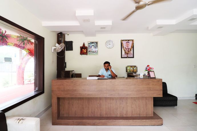 Imagen de los interiores del Hotel OYO 6993 Rk Residency. Foto 18