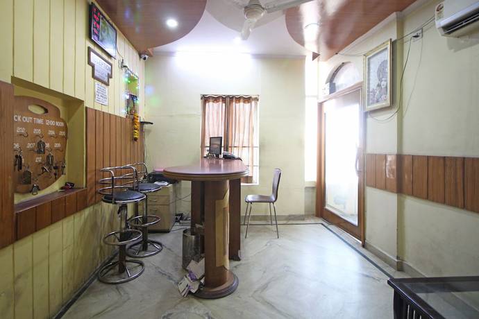 Imagen de los interiores del Hotel OYO 7147 Madhur Regency. Foto 20
