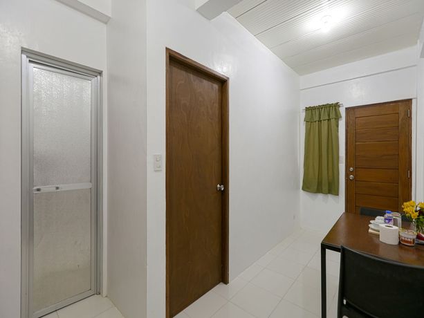Imagen de la habitación del Hotel OYO 736 Jade Apartelle. Foto 2