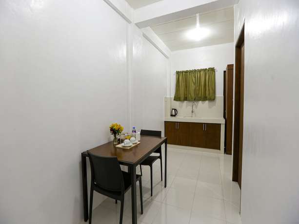 Imagen de la habitación del Hotel OYO 736 Jade Apartelle. Foto 3