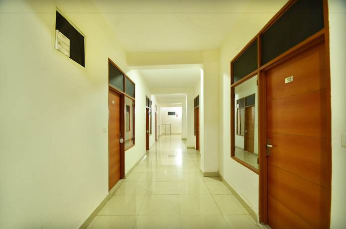 Imagen de los interiores del Hotel OYO 7372 Platinum Inn. Foto 14
